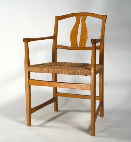 Vidar chair made with white oak and sea grass seating
