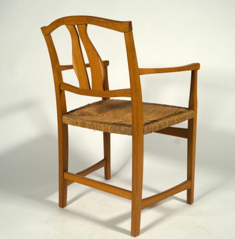Vidar chair made with white oak and sea grass seating